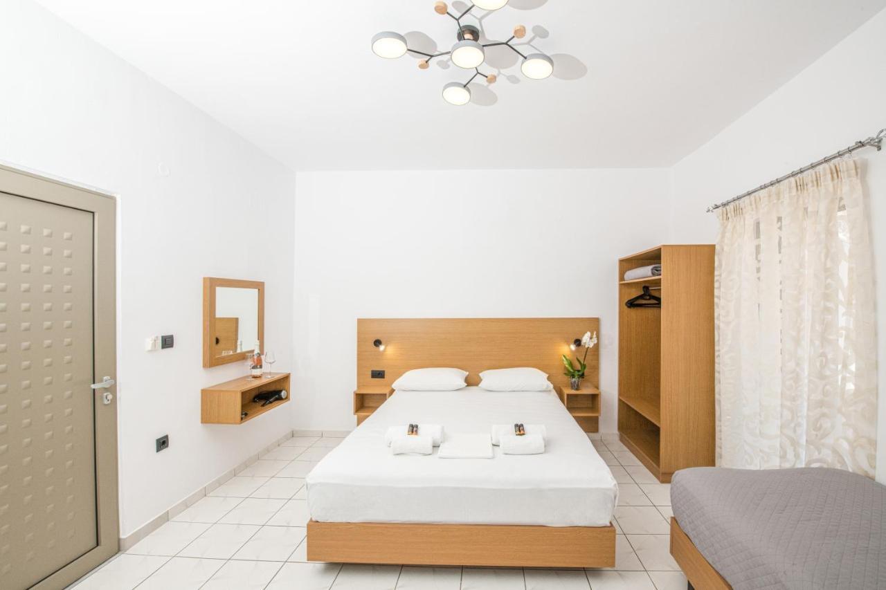 Hotel Smaroula à Elafonisi Extérieur photo